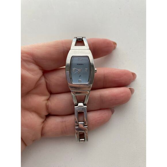 Vintage Y2K Fossil Watch, Silver Chain - Picture 1 of 4